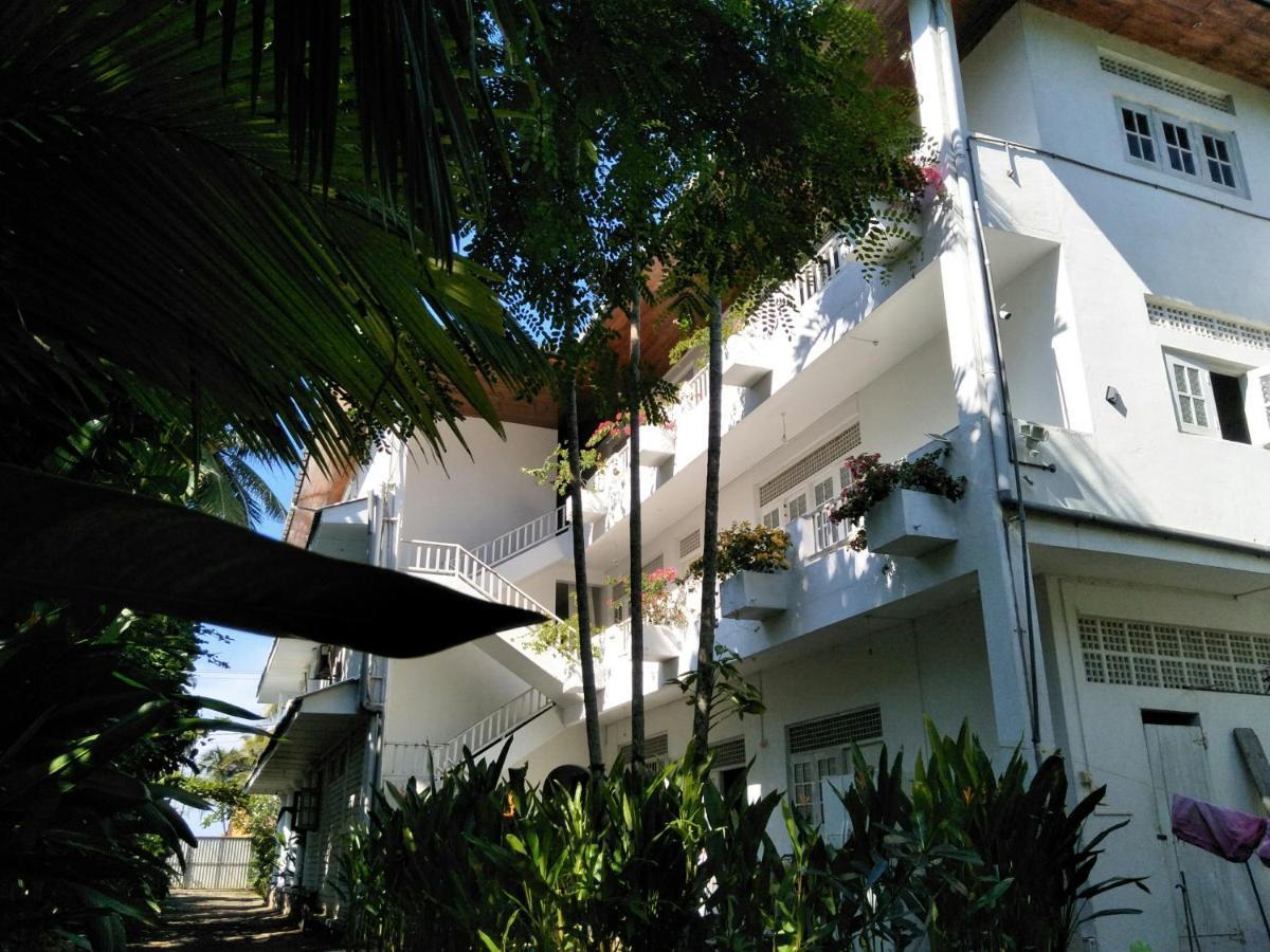 Hikkaduwa Blue Ocean Hotel Exterior photo