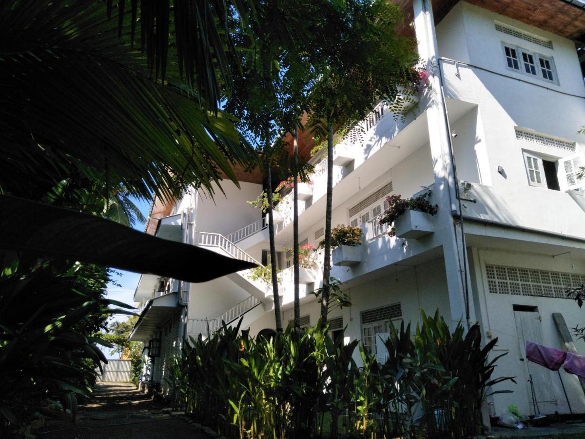 Hikkaduwa Blue Ocean Hotel Exterior photo